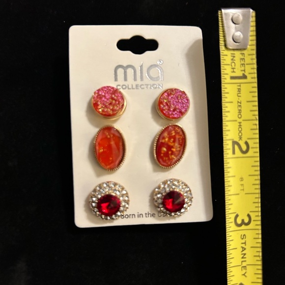 NWT Mai Collection 3 pairs studded earrings - Picture 5 of 6